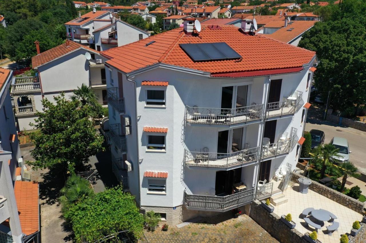 Apartments Mary Malinska Exterior foto